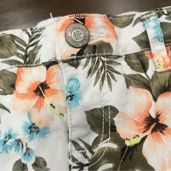 Aeropostale Floral Midi Shorts - Picture 3 of 9